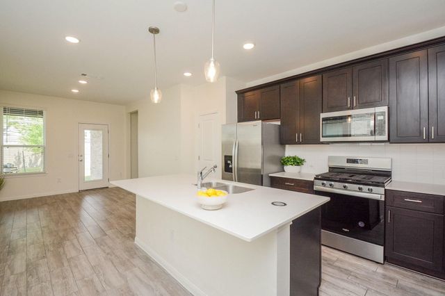 18134 S Sonresa Way, Tomball, TX 77377