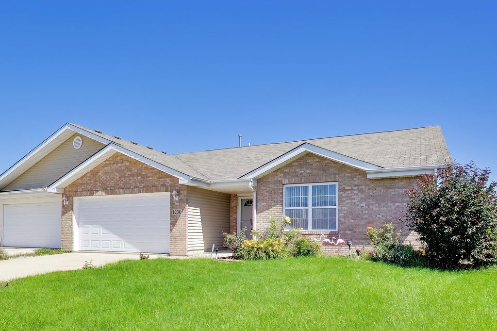 1230 W 82nd Lane, Merrillville, IN 46410