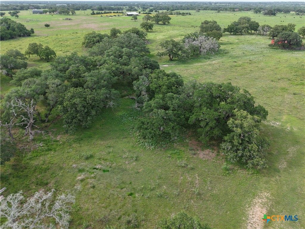 Image 10 of property listing at 209 Rice Road, Yoakum, TX 77995