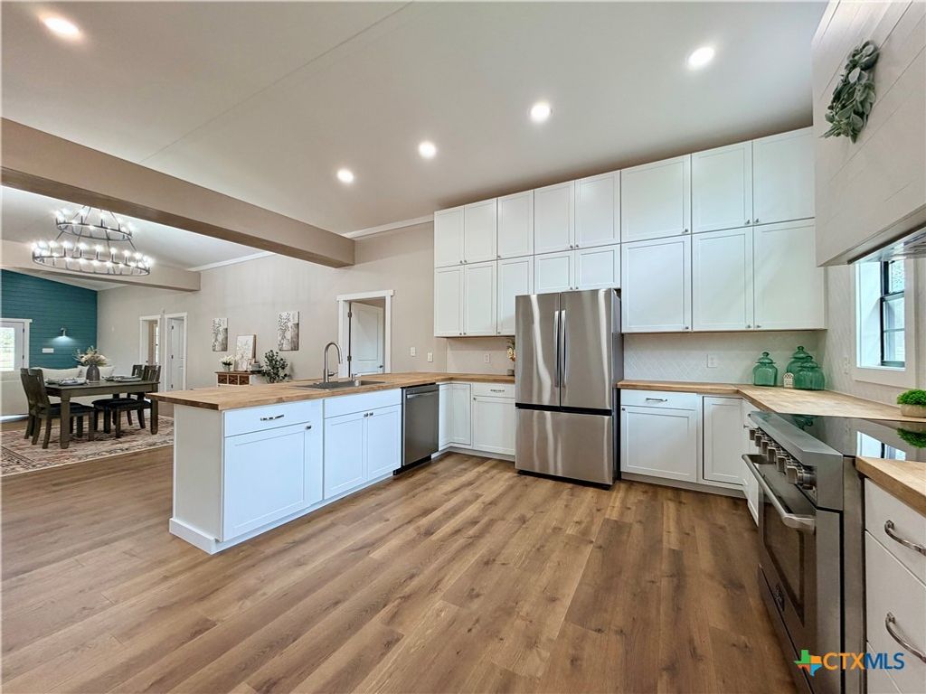Image 18 of property listing at 209 Rice Road, Yoakum, TX 77995