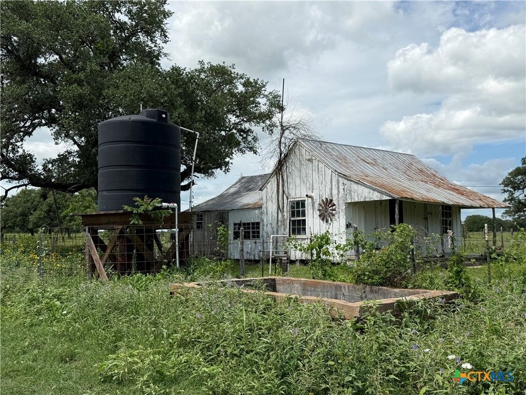 Image 35 of property listing at 209 Rice Road, Yoakum, TX 77995