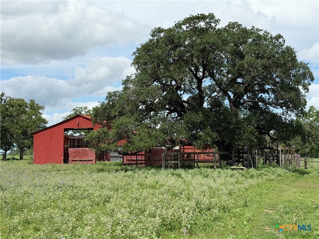 Image 38 of property listing at 209 Rice Road, Yoakum, TX 77995