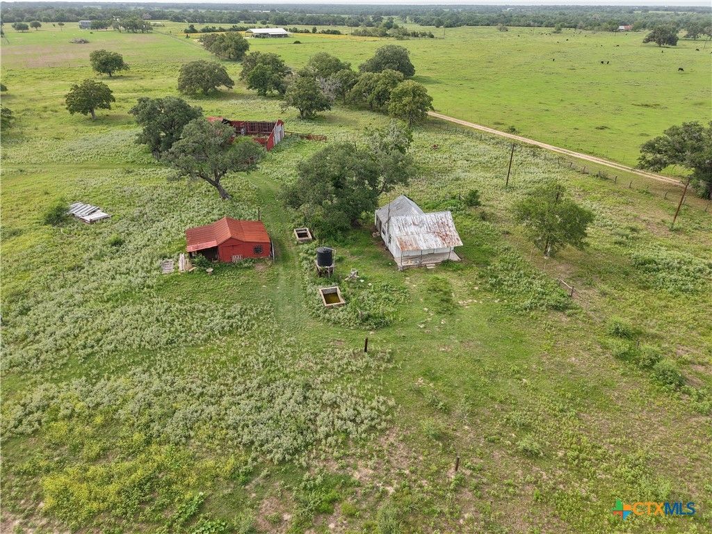 Image 40 of property listing at 209 Rice Road, Yoakum, TX 77995
