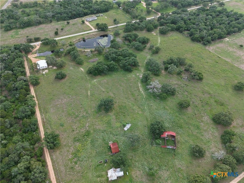 Image 8 of property listing at 209 Rice Road, Yoakum, TX 77995