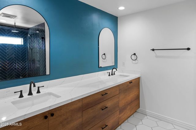 1729 W FAIRMOUNT Avenue, Phoenix, AZ 85015