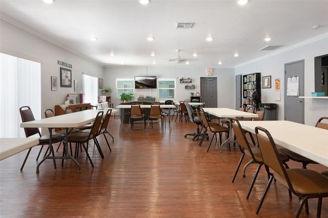 801 83RD AVENUE N 107, St Petersburg, FL 33702