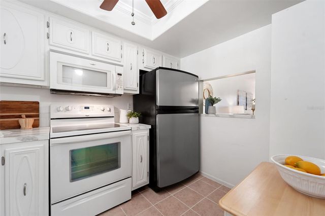 801 83RD AVENUE N 107, St Petersburg, FL 33702