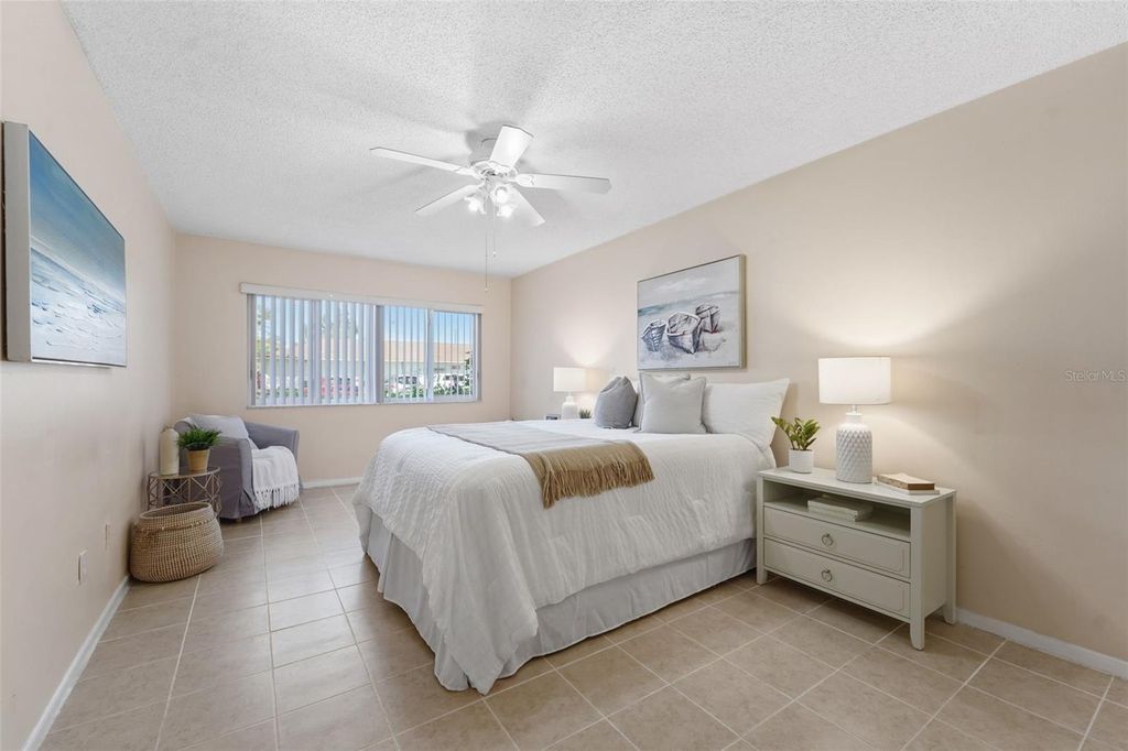 Image 12 of property listing at 801 83RD AVENUE N 107, St Petersburg, FL 33702