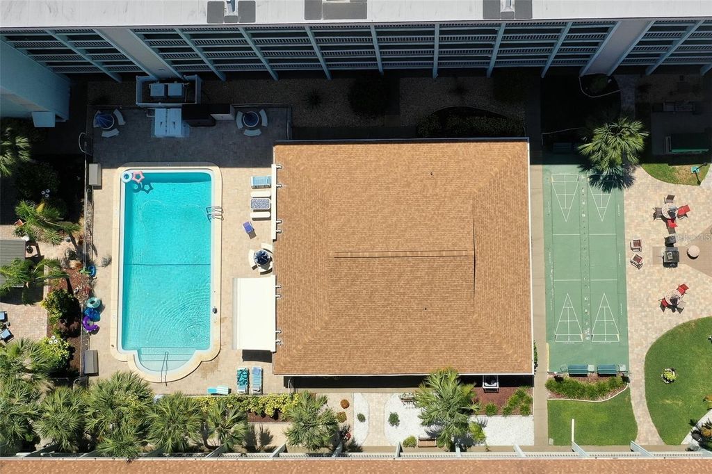 Image 15 of property listing at 801 83RD AVENUE N 107, St Petersburg, FL 33702