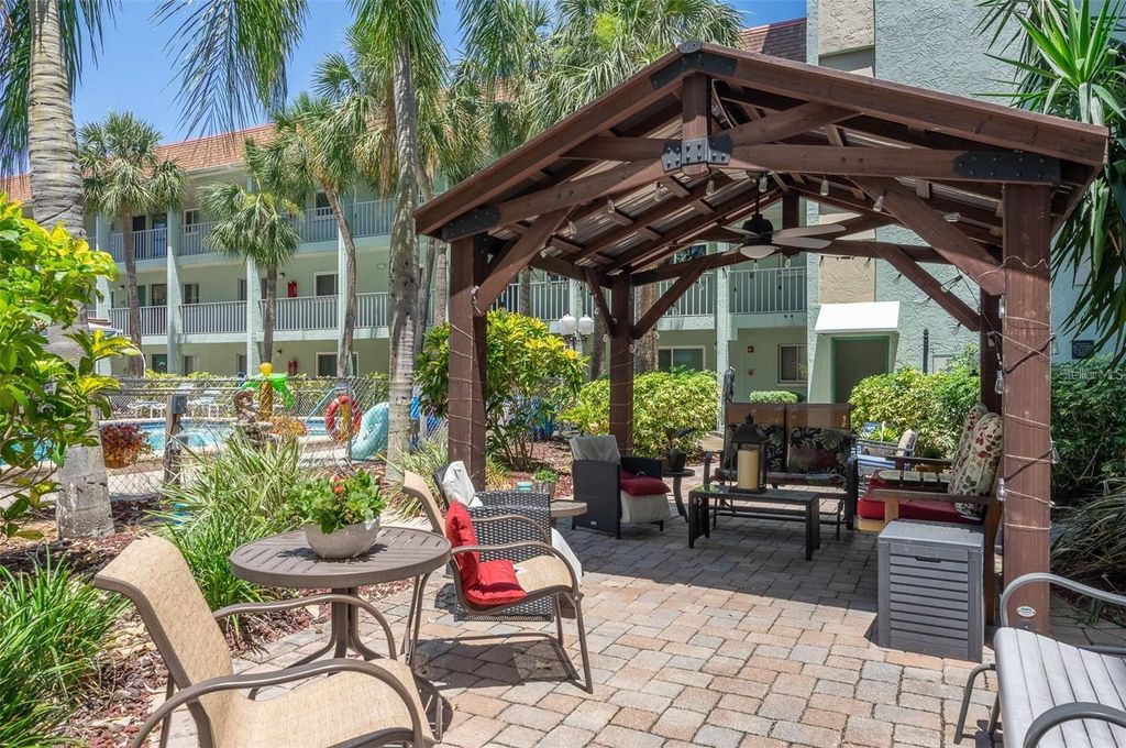 Image 19 of property listing at 801 83RD AVENUE N 107, St Petersburg, FL 33702