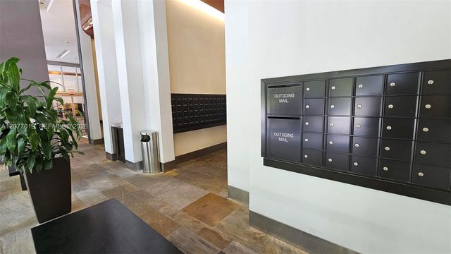55 SE 6th Street 4106, Miami, FL 33131
