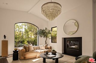 6607 Maryland Drive, Los Angeles, CA 90048