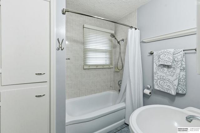 8516 Evans Street, Omaha, NE 68134