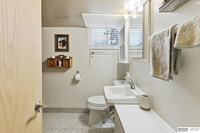 8516 Evans Street, Omaha, NE 68134