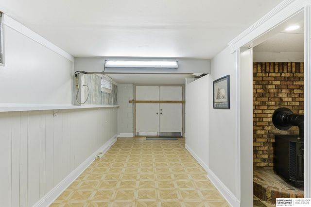 8516 Evans Street, Omaha, NE 68134