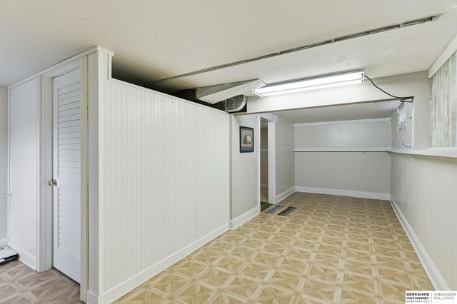 8516 Evans Street, Omaha, NE 68134