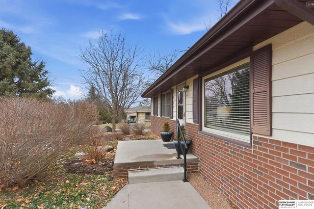 8516 Evans Street, Omaha, NE 68134