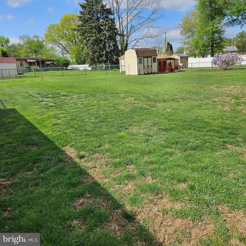 416 DUTTON ST, Upper Chichester, PA 19014