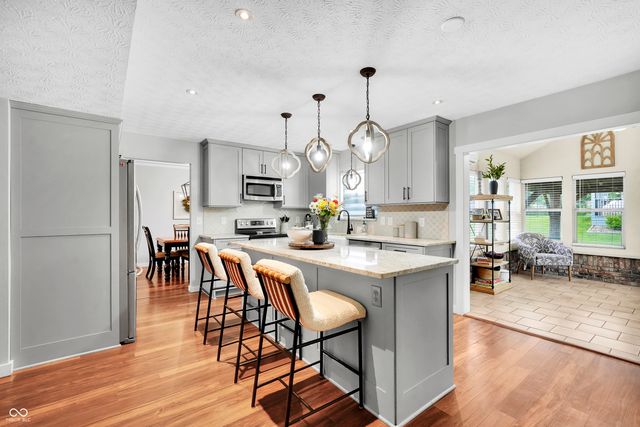 521 Glastonberry Lane, Mooresville, IN 46158