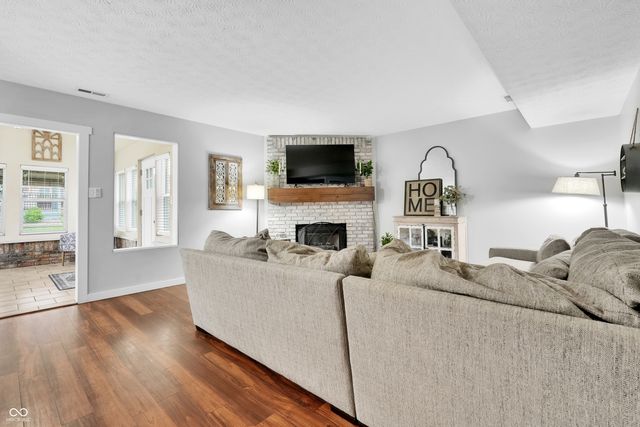 521 Glastonberry Lane, Mooresville, IN 46158