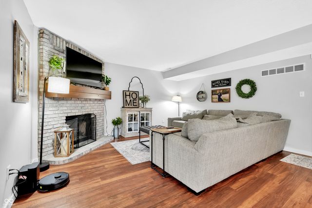 521 Glastonberry Lane, Mooresville, IN 46158
