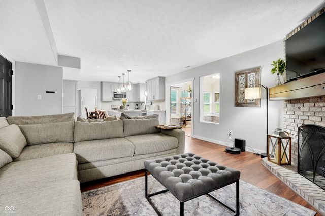 521 Glastonberry Lane, Mooresville, IN 46158