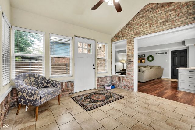 521 Glastonberry Lane, Mooresville, IN 46158