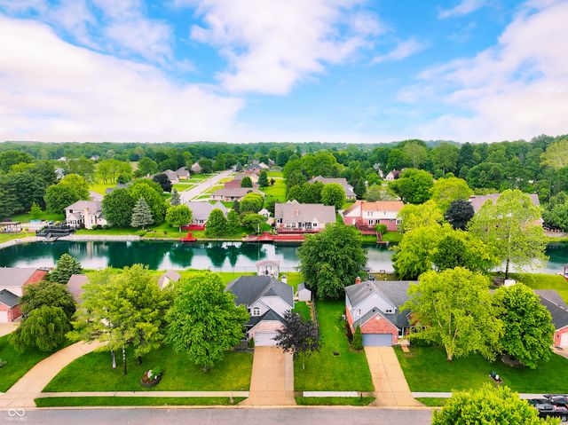 521 Glastonberry Lane, Mooresville, IN 46158