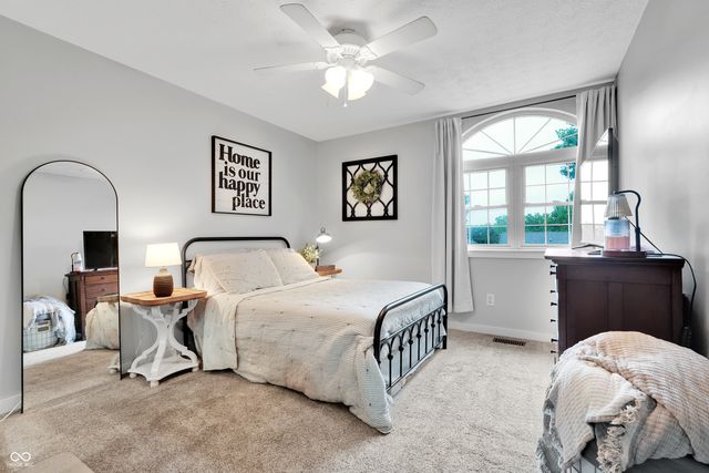 521 Glastonberry Lane, Mooresville, IN 46158