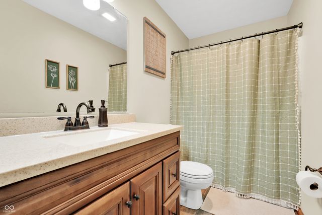 521 Glastonberry Lane, Mooresville, IN 46158