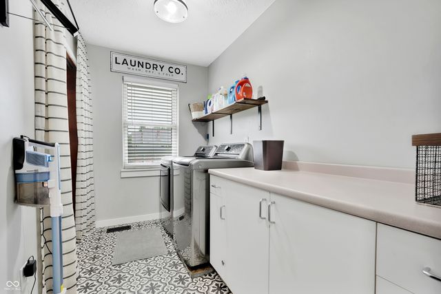 521 Glastonberry Lane, Mooresville, IN 46158
