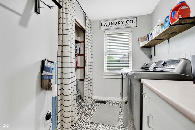 521 Glastonberry Lane, Mooresville, IN 46158