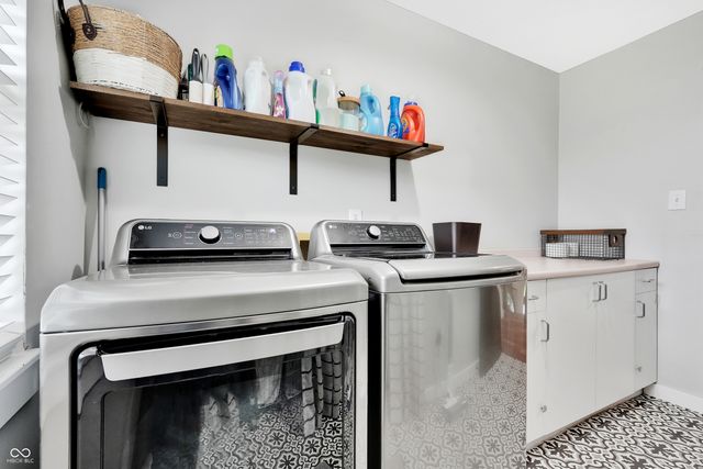521 Glastonberry Lane, Mooresville, IN 46158