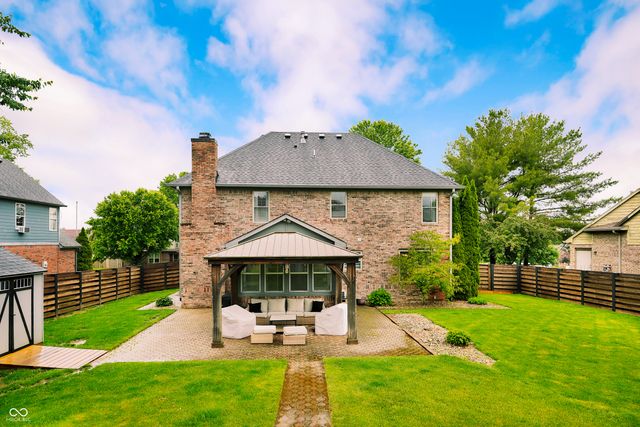 521 Glastonberry Lane, Mooresville, IN 46158