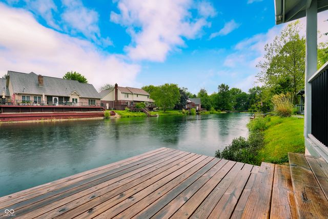 521 Glastonberry Lane, Mooresville, IN 46158
