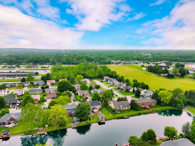 521 Glastonberry Lane, Mooresville, IN 46158