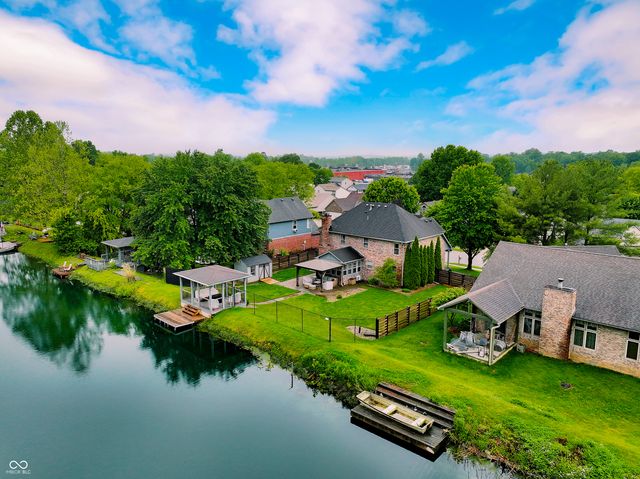 521 Glastonberry Lane, Mooresville, IN 46158