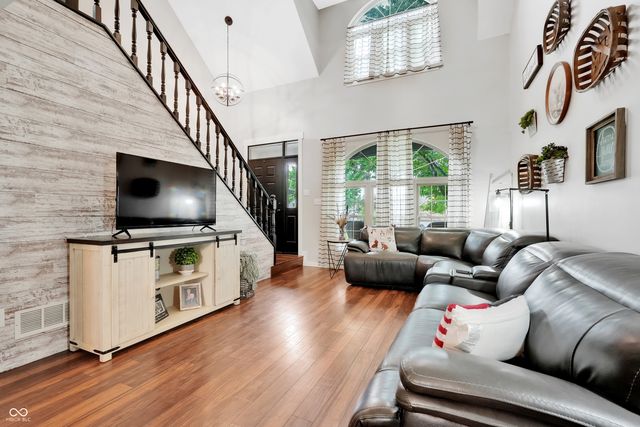 521 Glastonberry Lane, Mooresville, IN 46158