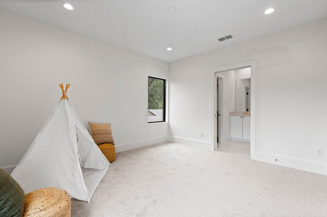 9019 Liptonshire Drive, Dallas, TX 75238