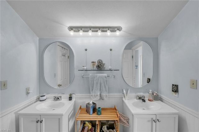 2492 Mirror Lake DR, Virginia Beach, VA 23453