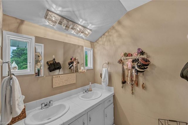 2492 Mirror Lake DR, Virginia Beach, VA 23453