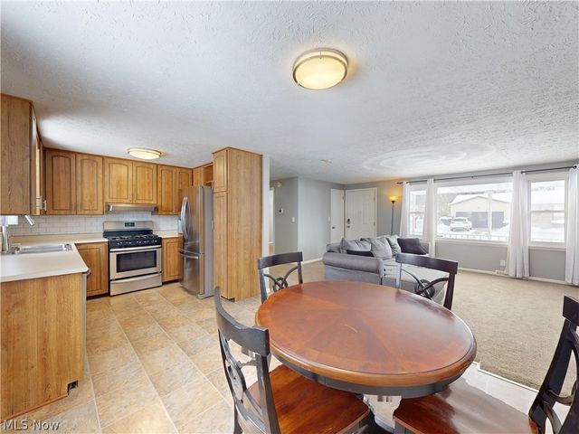 231 Cedar Street N, East Canton, OH 44730