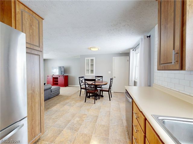 231 Cedar Street N, East Canton, OH 44730