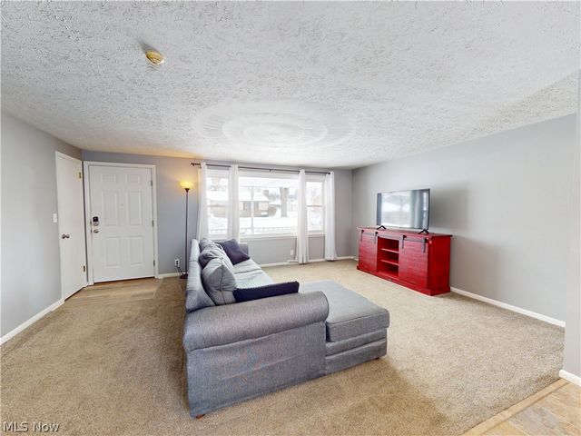 231 Cedar Street N, East Canton, OH 44730