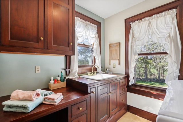 W310S7565 Arbor DRIVE, Mukwonago, WI 53149