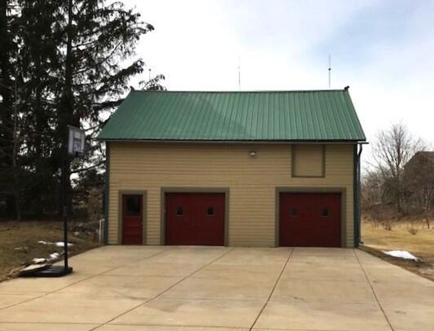 W310S7565 Arbor DRIVE, Mukwonago, WI 53149