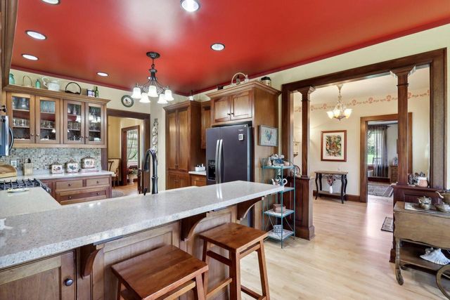 W310S7565 Arbor DRIVE, Mukwonago, WI 53149
