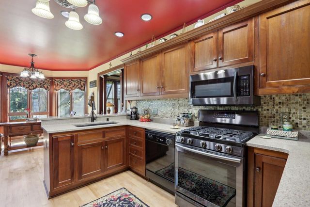 W310S7565 Arbor DRIVE, Mukwonago, WI 53149