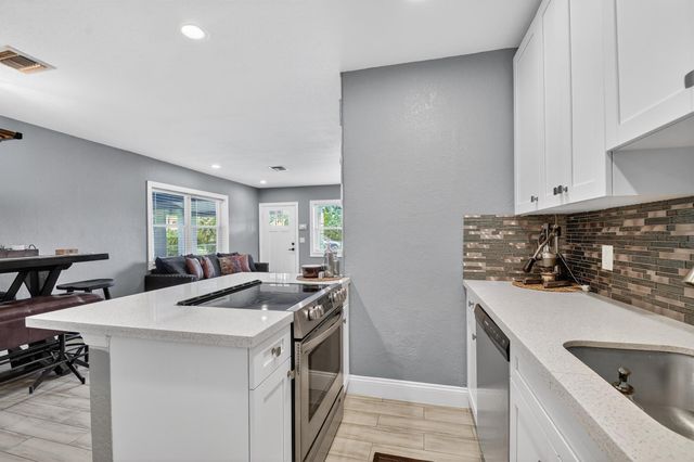 814 44th Street, West Palm Beach, FL 33407