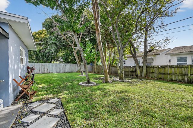 814 44th Street, West Palm Beach, FL 33407